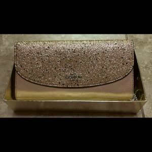 Elegant Gold Glitter Clutch